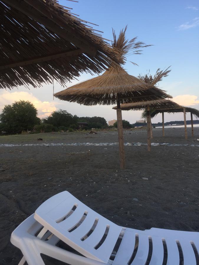 Al Mare Hotel Pizunda Exteriör bild